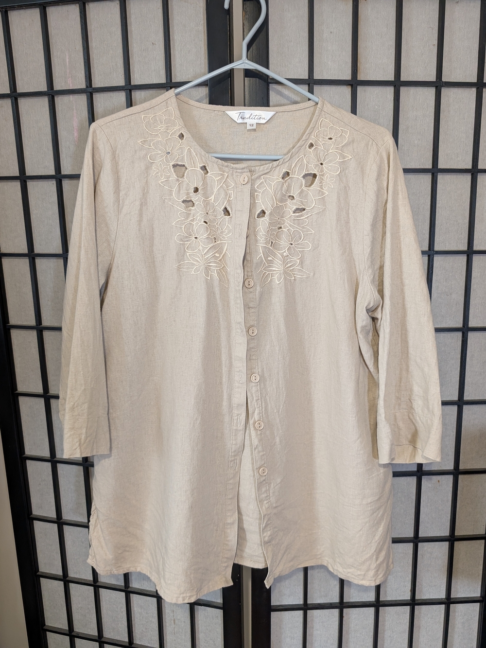 Tradition Beige Embroidered Button-Front Women’s Top Sz 12